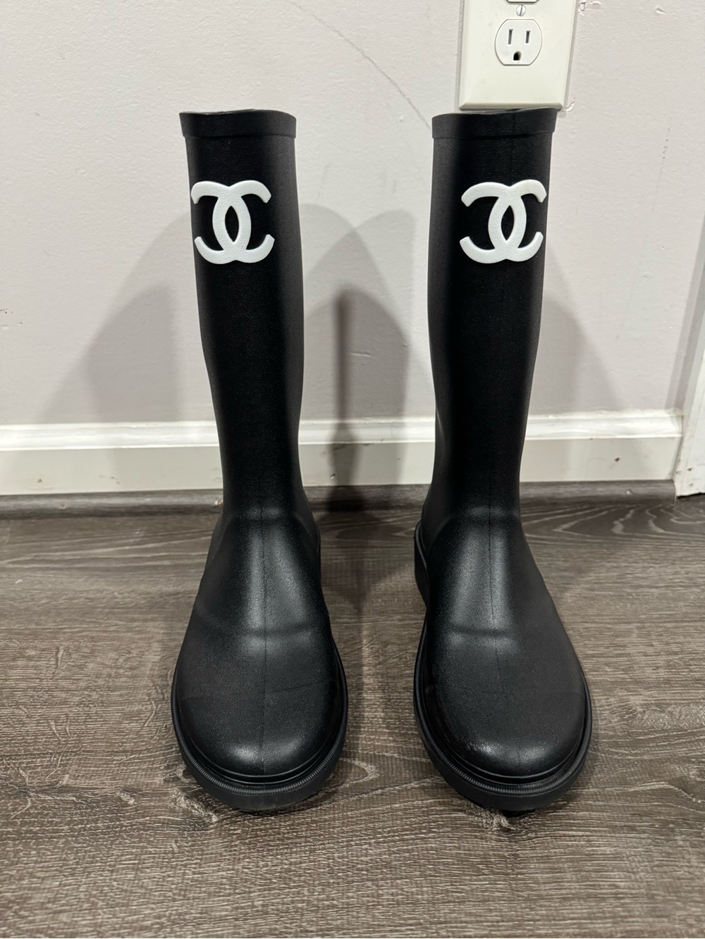 Black and white inspired rain boots